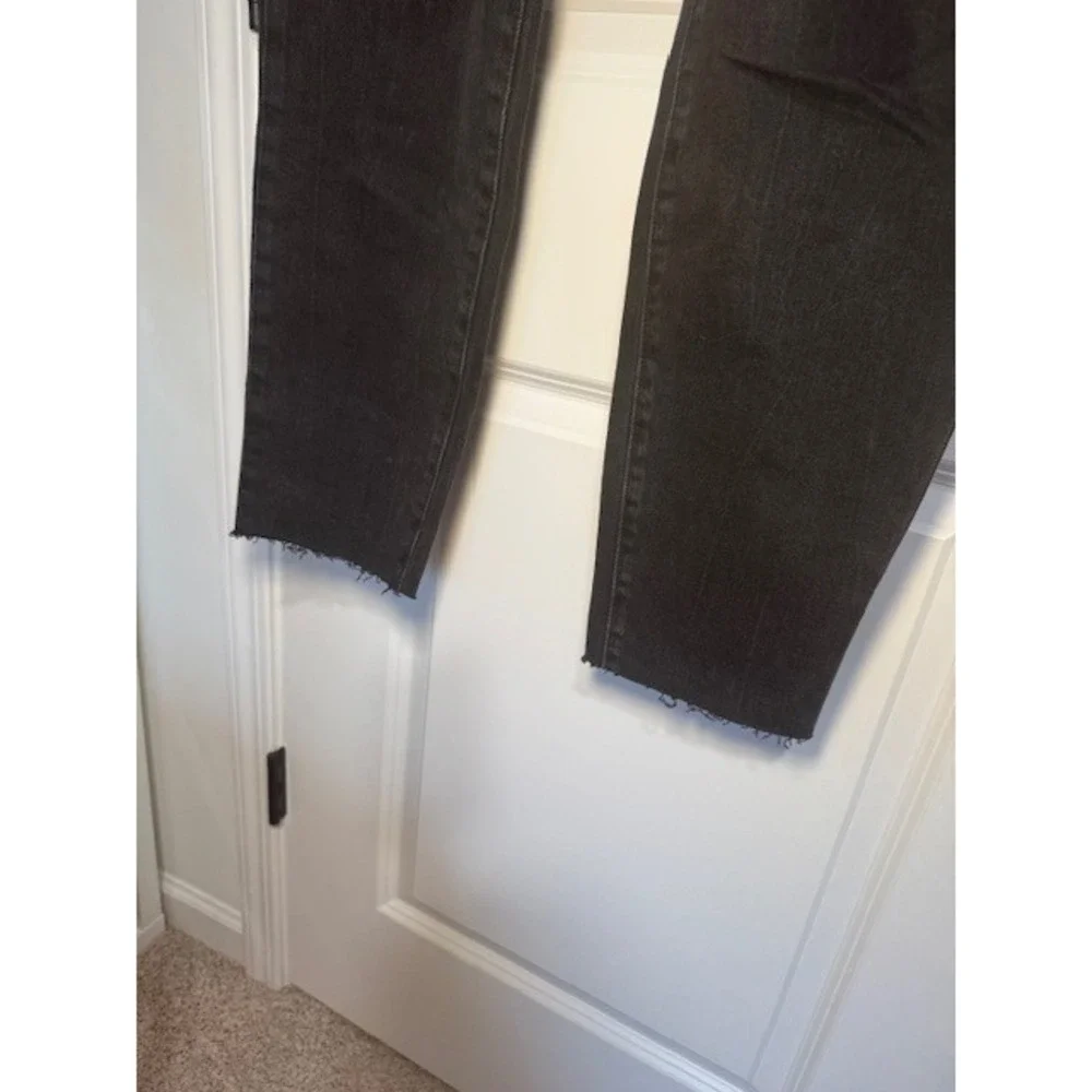 Old Navy - High Rise OG Straight Jeans‎ Secret Smooth Pockets Raw Hem
